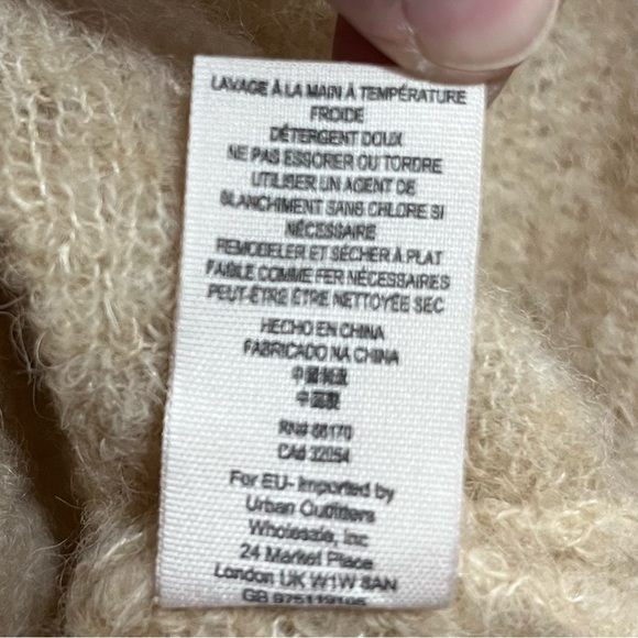 Free People Stand And Deliver Wool Alpaca
Blend Cape Sweater Vest Size Medium - Picture 11 of 12